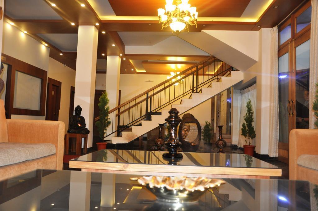 The Golden Crest Hotel Gangtok Exterior photo