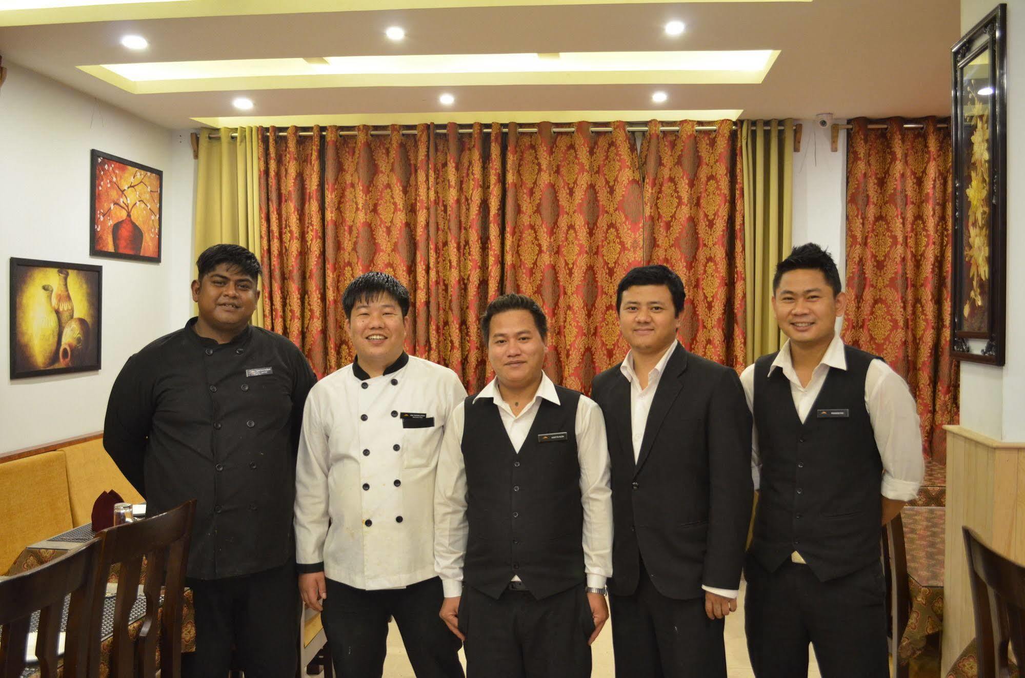 The Golden Crest Hotel Gangtok Exterior photo